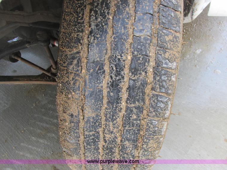 image for item A8509 2005 GMC Savana G1500 van