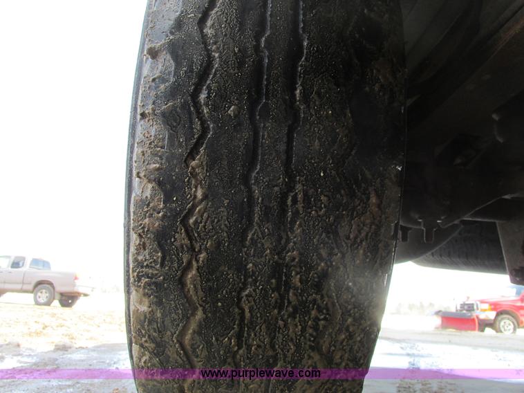 image for item A8509 2005 GMC Savana G1500 van