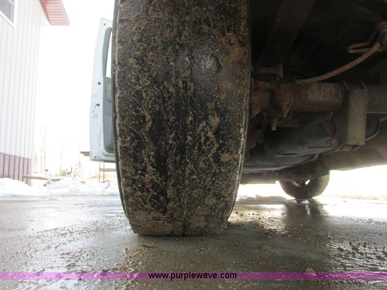 image for item A8509 2005 GMC Savana G1500 van