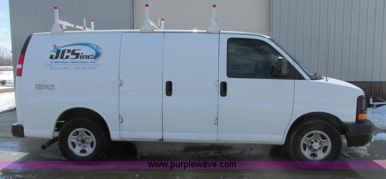 image for item A8510 2006 Chevrolet Express 1500 van