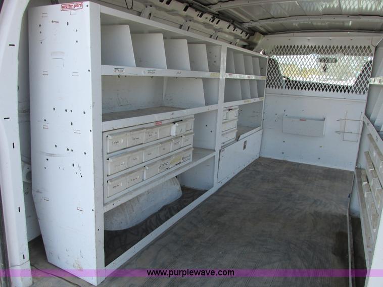 image for item A8510 2006 Chevrolet Express 1500 van