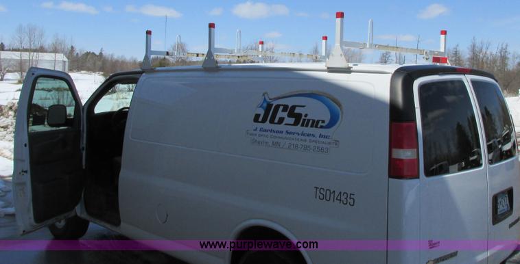 image for item A8510 2006 Chevrolet Express 1500 van