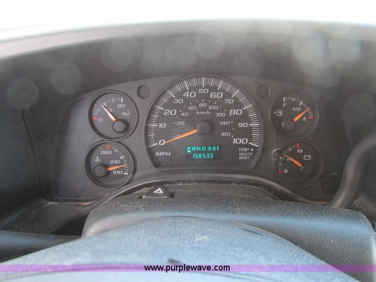 image for item A8511 2004 GMC Savana G2500 van