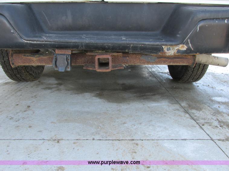 image for item A8511 2004 GMC Savana G2500 van