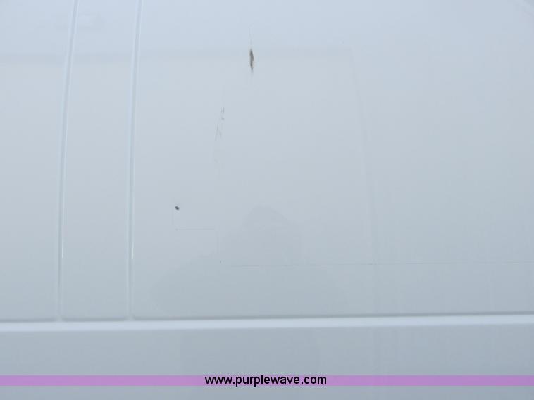 image for item A8511 2004 GMC Savana G2500 van