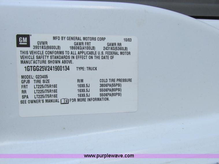 image for item A8511 2004 GMC Savana G2500 van