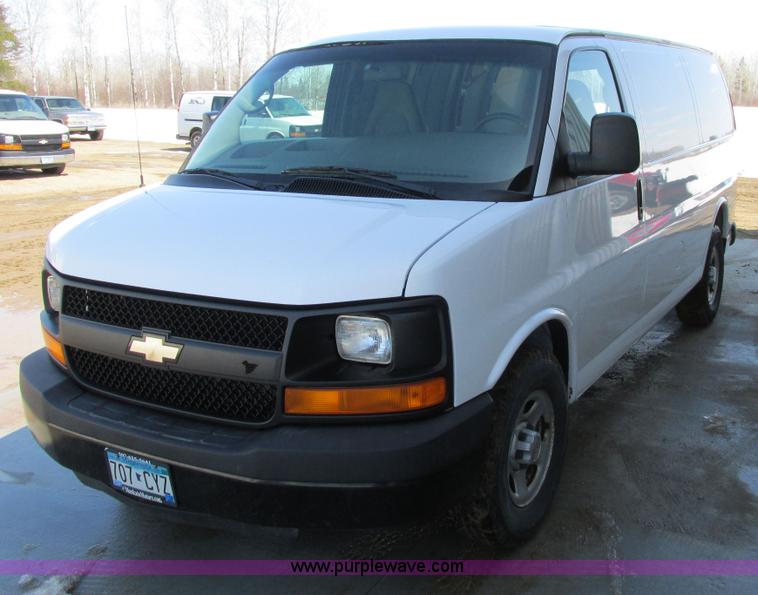 image for item A8512 2006 Chevrolet Express van