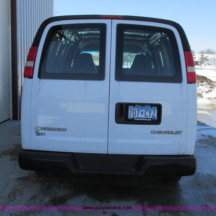 image for item A8512 2006 Chevrolet Express van