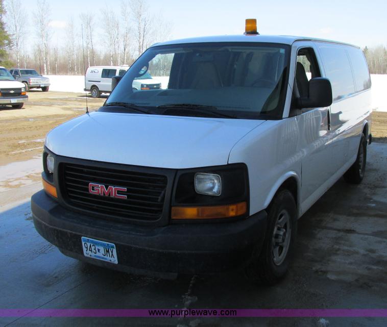 image for item A8513 2006 GMC Savana G1500 van