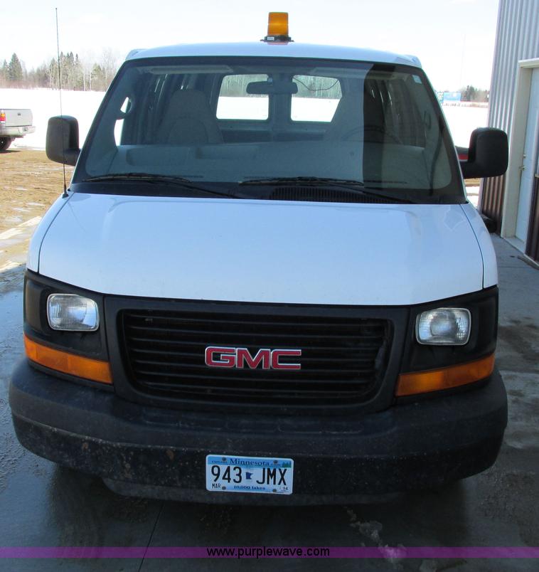 image for item A8513 2006 GMC Savana G1500 van