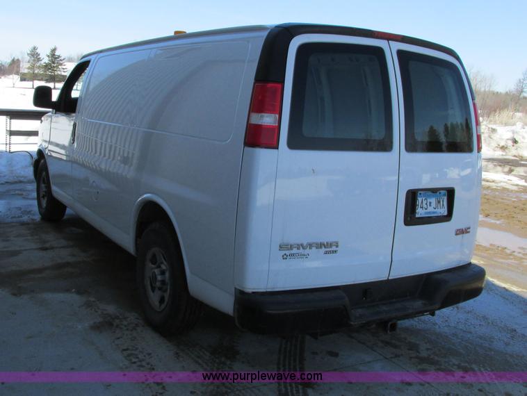 image for item A8513 2006 GMC Savana G1500 van