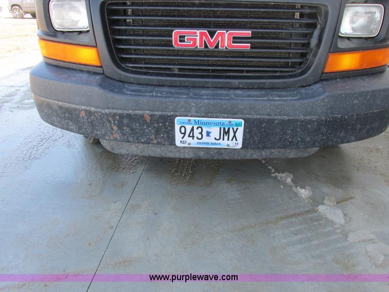 image for item A8513 2006 GMC Savana G1500 van