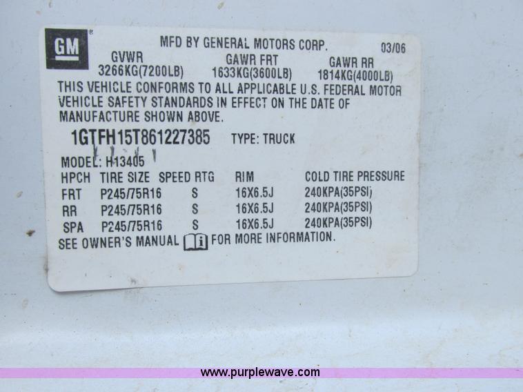 image for item A8513 2006 GMC Savana G1500 van
