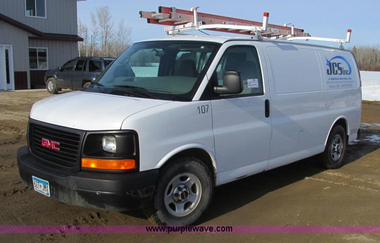 image for item A8516 2006 GMC Savana G1500 van