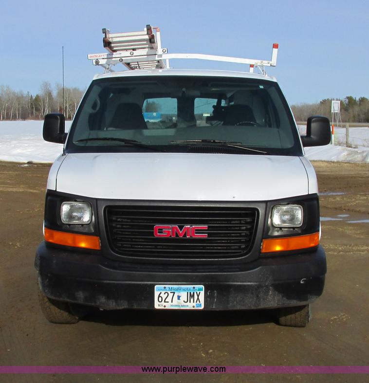 image for item A8516 2006 GMC Savana G1500 van