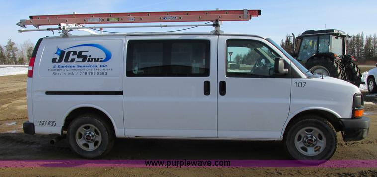 image for item A8516 2006 GMC Savana G1500 van