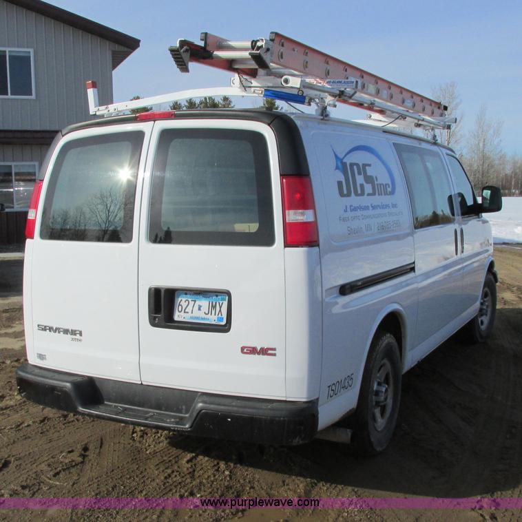 image for item A8516 2006 GMC Savana G1500 van