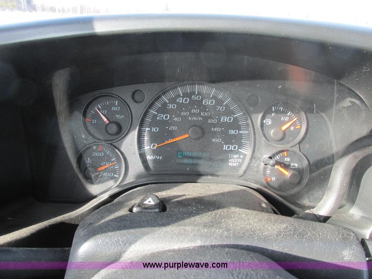 image for item A8516 2006 GMC Savana G1500 van