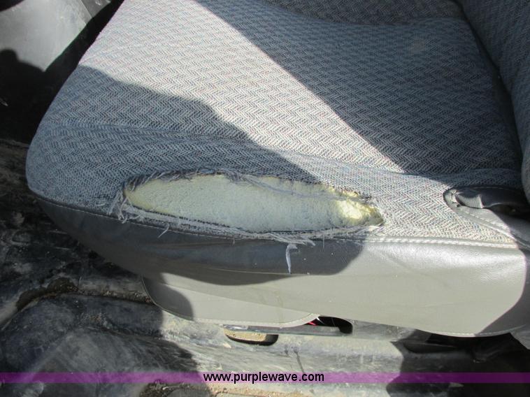 image for item A8516 2006 GMC Savana G1500 van