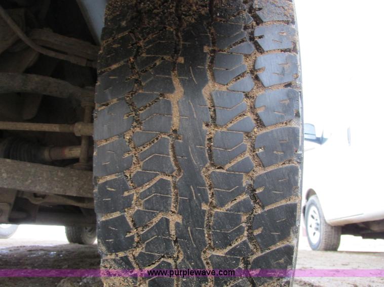 image for item A8516 2006 GMC Savana G1500 van