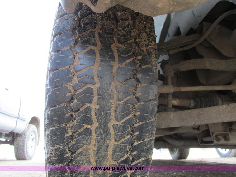 image for item A8516 2006 GMC Savana G1500 van