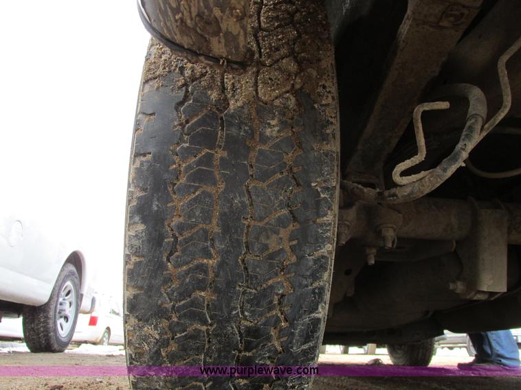 image for item A8516 2006 GMC Savana G1500 van