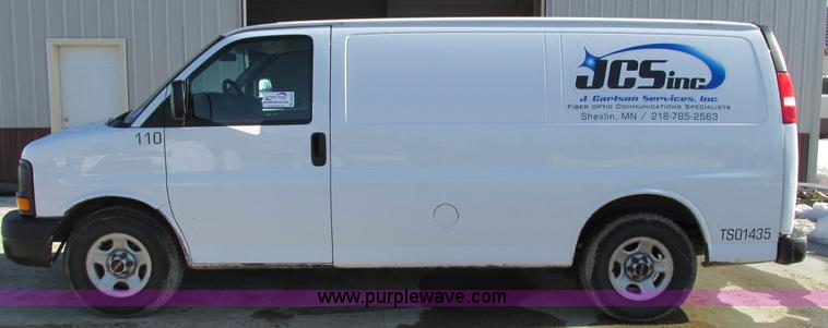 image for item A8518 2005 GMC Savana G1500 van