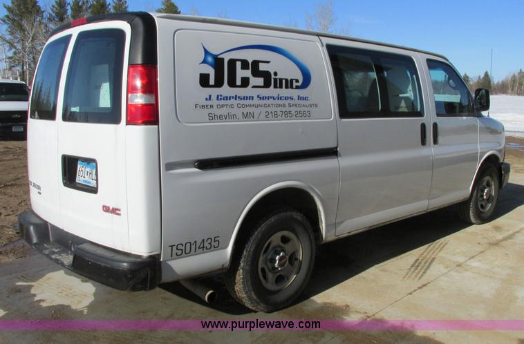 image for item A8518 2005 GMC Savana G1500 van