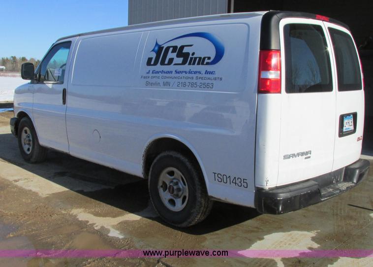 image for item A8518 2005 GMC Savana G1500 van