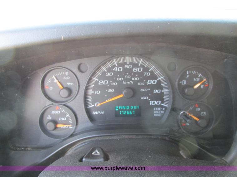 image for item A8518 2005 GMC Savana G1500 van