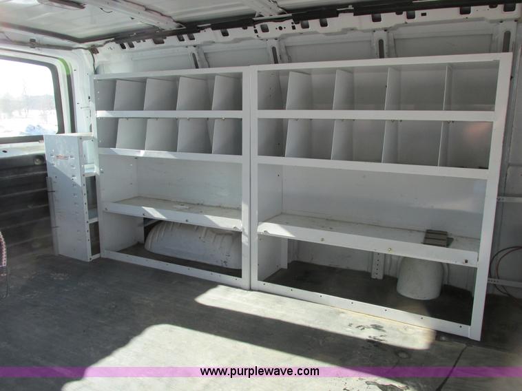 image for item A8518 2005 GMC Savana G1500 van