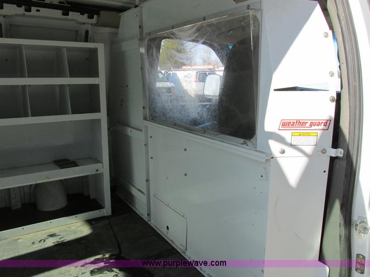 image for item A8518 2005 GMC Savana G1500 van