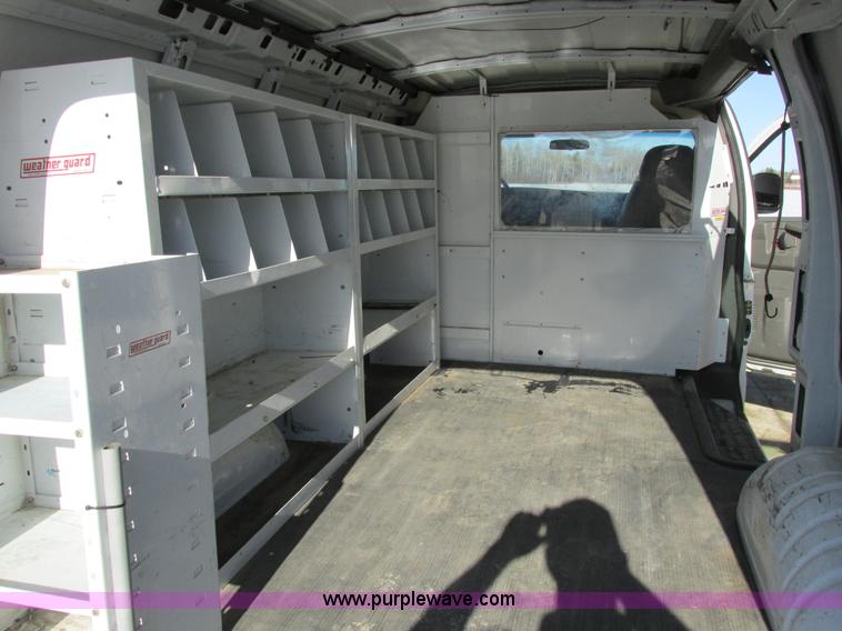 image for item A8518 2005 GMC Savana G1500 van