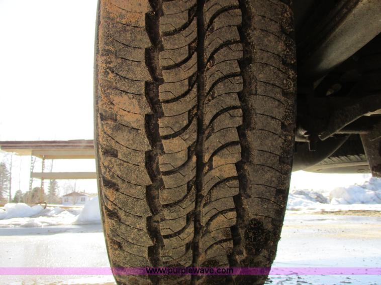 image for item A8518 2005 GMC Savana G1500 van