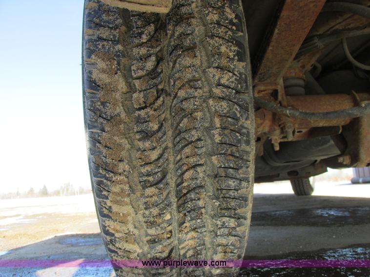 image for item A8518 2005 GMC Savana G1500 van