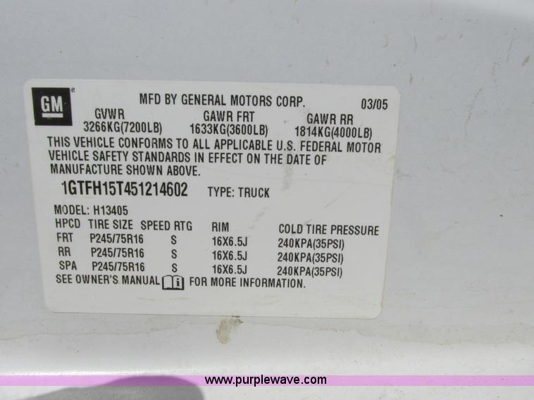 image for item A8518 2005 GMC Savana G1500 van