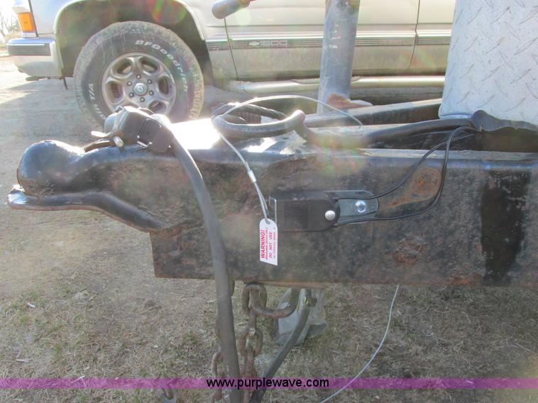 image for item A8524 2001 Knight cargo trailer