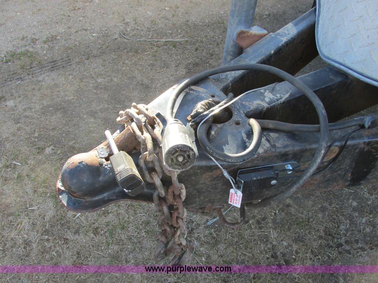 image for item A8524 2001 Knight cargo trailer