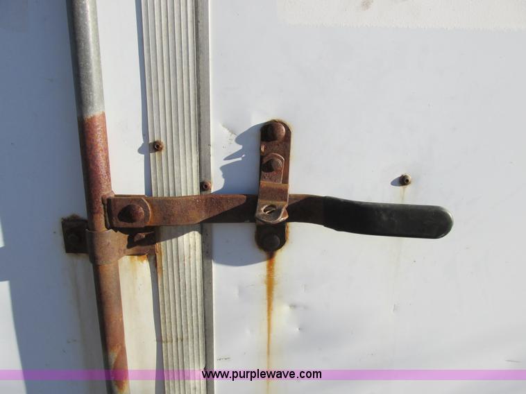 image for item A8524 2001 Knight cargo trailer