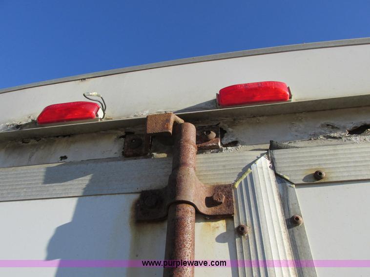 image for item A8524 2001 Knight cargo trailer