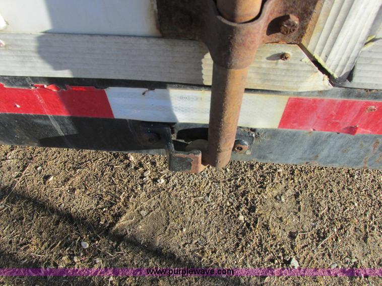 image for item A8524 2001 Knight cargo trailer