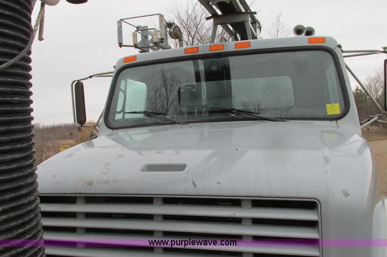 image for item E5030 1990 International 4900 vacuum truck