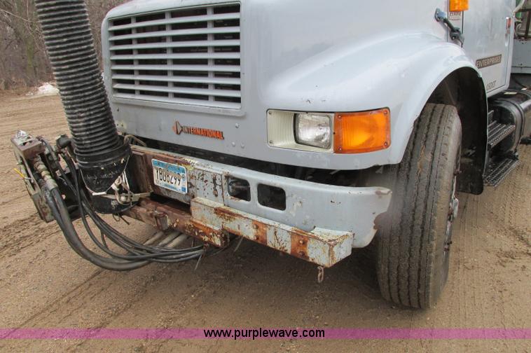 image for item E5030 1990 International 4900 vacuum truck