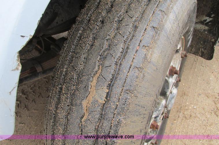 image for item E5030 1990 International 4900 vacuum truck