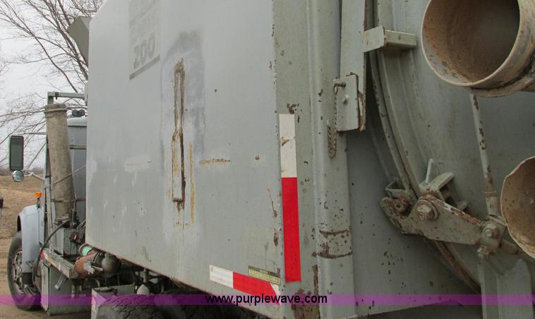 image for item E5030 1990 International 4900 vacuum truck