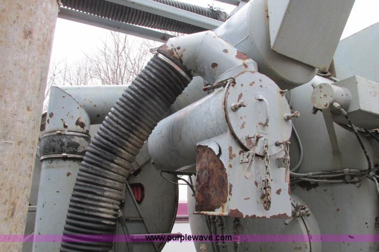 image for item E5030 1990 International 4900 vacuum truck