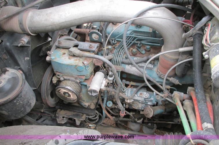 image for item E5030 1990 International 4900 vacuum truck