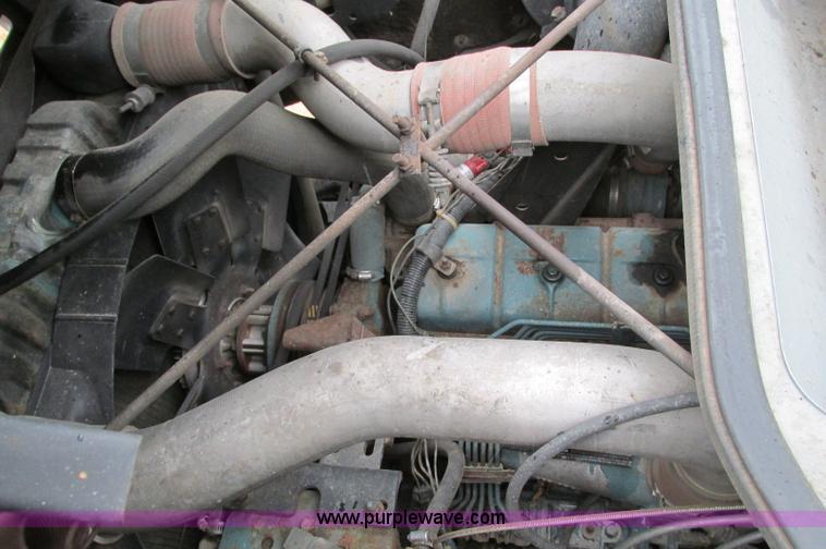 image for item E5030 1990 International 4900 vacuum truck