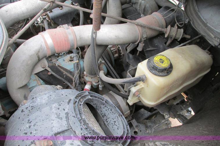 image for item E5030 1990 International 4900 vacuum truck