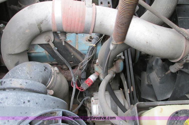 image for item E5030 1990 International 4900 vacuum truck